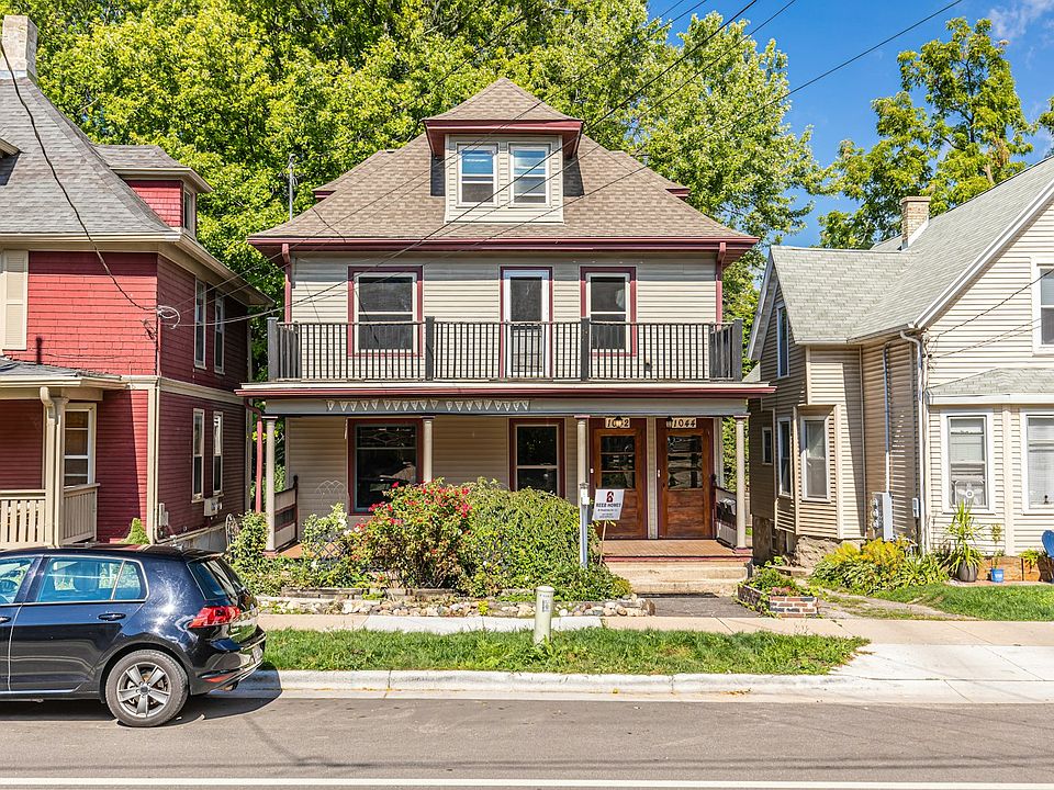 1042 Main 2-Bed, 1 Full-Bath, ~1,475 sq. ft with Private Entrance(s), Porch, Off-Street Parking/Driveway, Exterior Parking