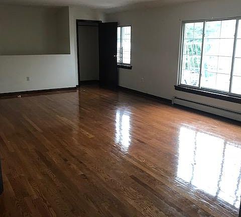 2nd image of 814 Swinton Ave #2