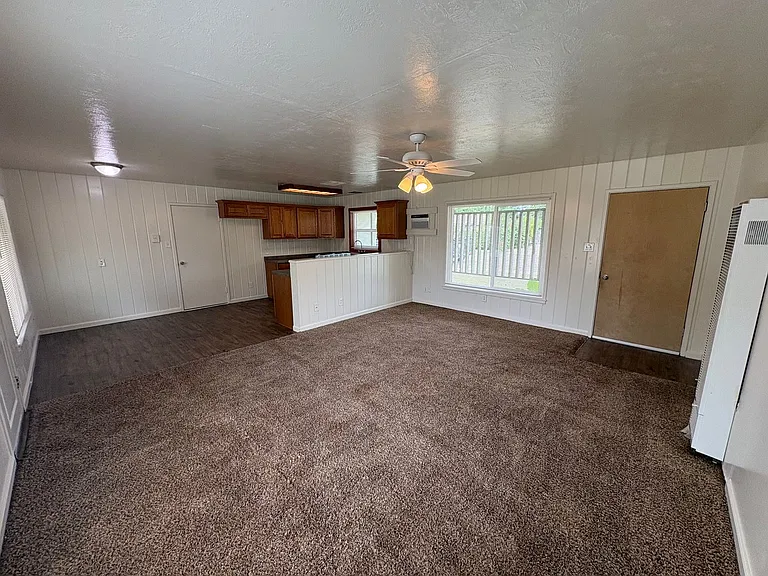 315 W Kaweah Ave — Photo 9