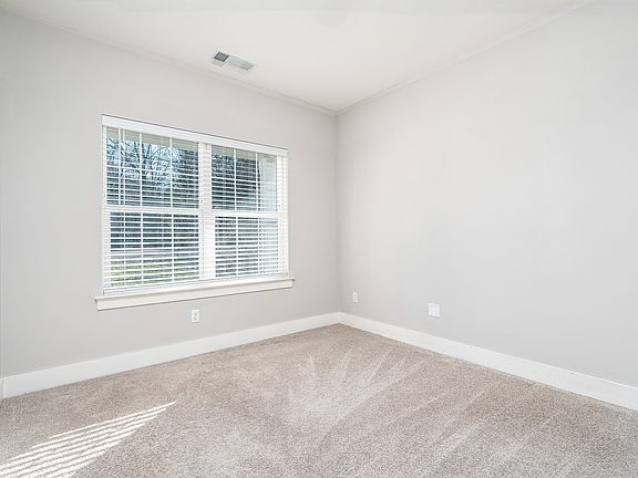 4th image of 873 Preston Rd