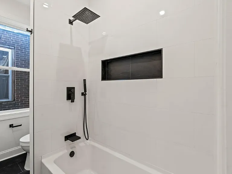 2921 W Oxford St — Photo 13