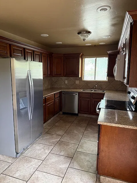 805 Mormon Place — Photo 2