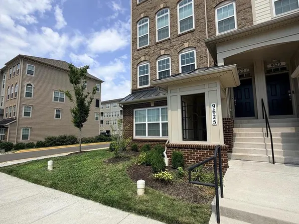 9625 Block St, Lanham, MD 20706