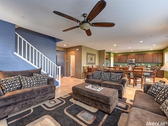 3rd image of 3669 Rosecrest Cir