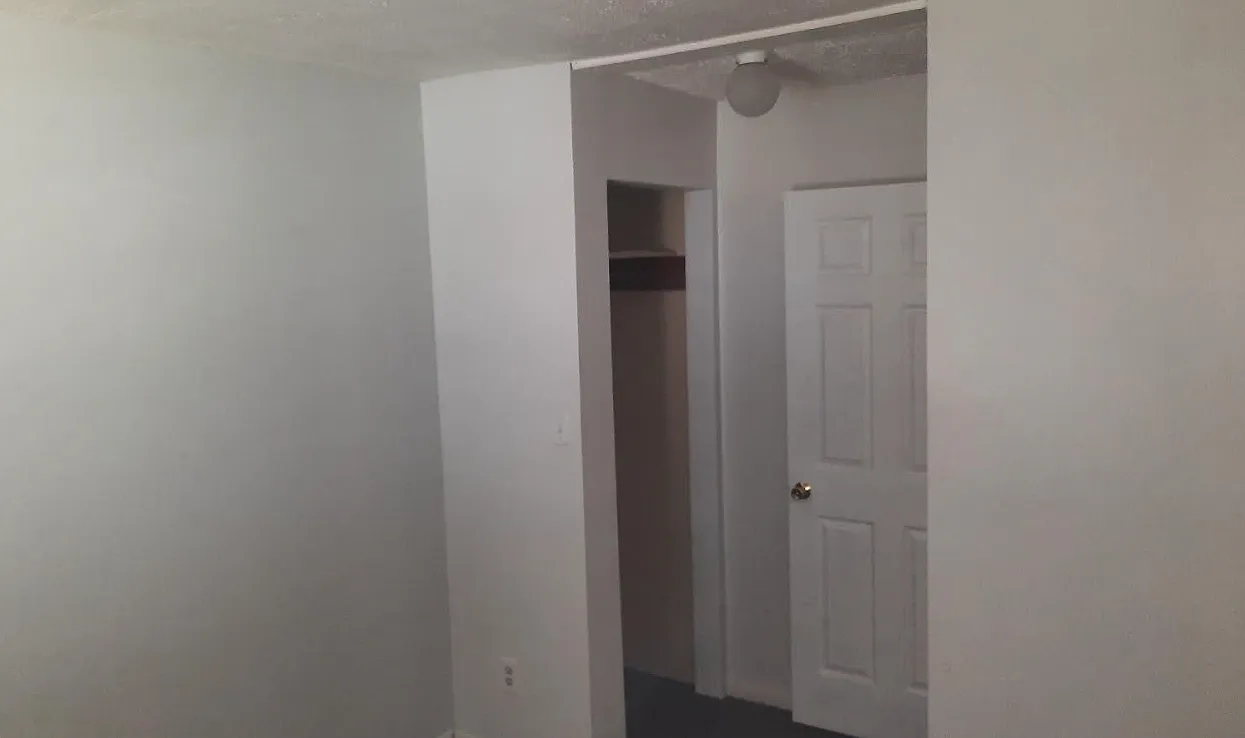 3 bed, $1,325 — Photo 4