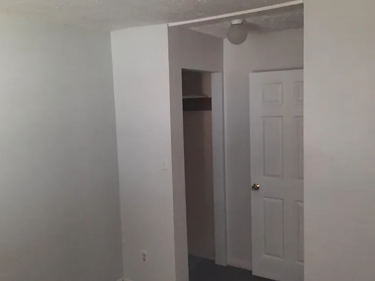 65 Hollingsworth Mnr — Photo 4