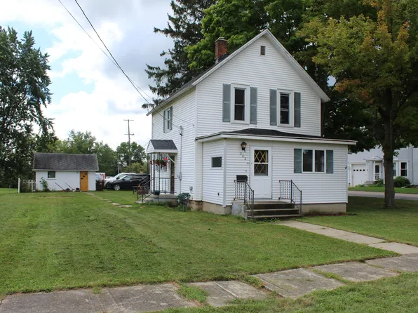 202 E Walnut St, Carson City, MI 48811