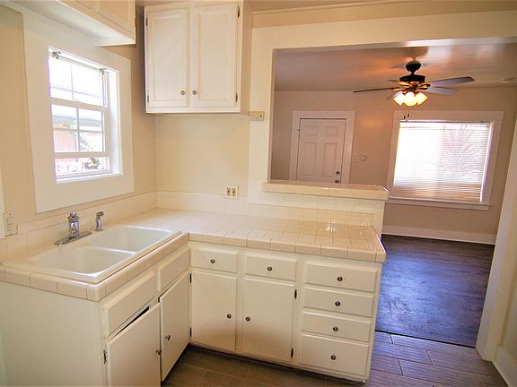 Open concept kitchen/living room