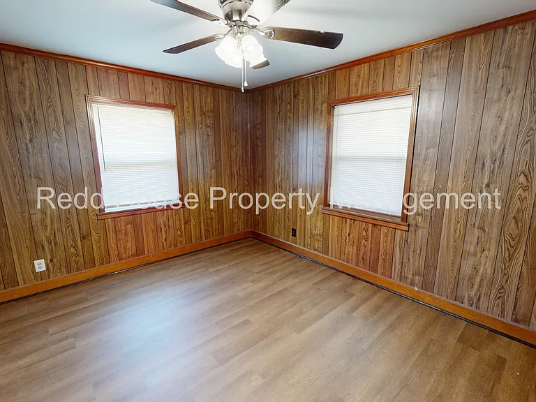 107 S Metcalf St — Photo 7