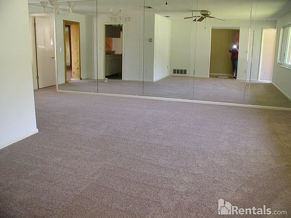 3rd image of 1321 Bellevue Blvd
