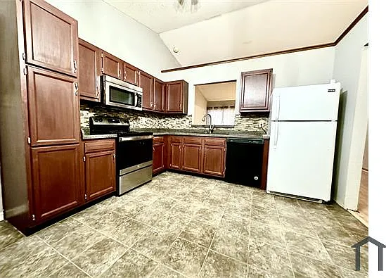 1460 Blue Brook Way — Photo 5