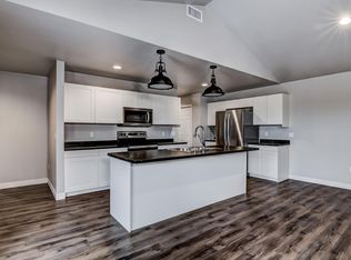 1819 Ridgewood Cir UNIT A, Menomonie, WI 54751