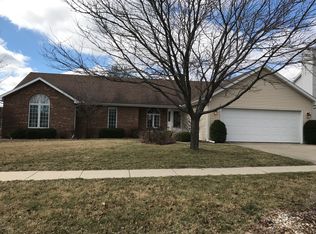 709 Heather Dr, Mahomet, IL