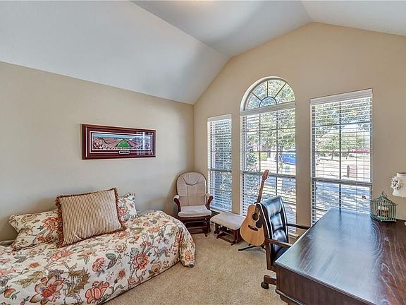 4th image of 15541 Gatehouse Dr