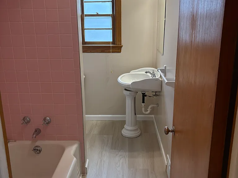 5295 Broadway St #1 — Photo 7