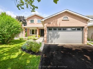 3077 Swansea Dr, Oakville, ON L6L 6H7