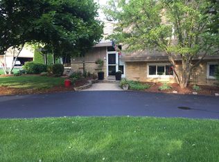 2000 Arrowhead Ct, Elm Grove, WI 53122