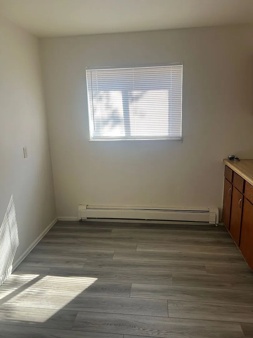 E. Taylor Street 111-125 — Photo 3