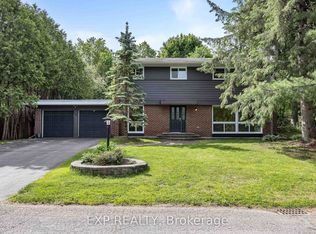 14 Carr Cres, Ottawa, ON K2K 1K4