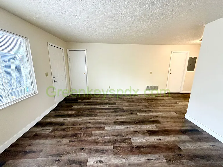 2614 SE 115th Ave — Photo 6