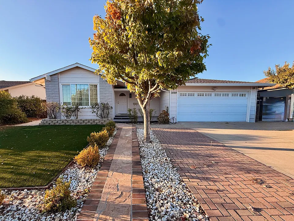 3029 Stevens Ln