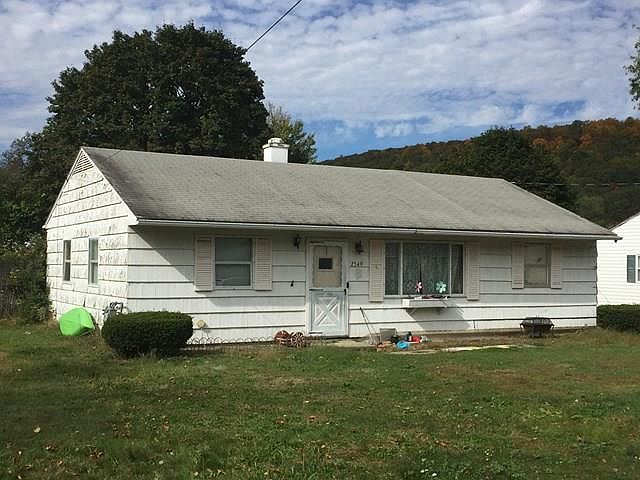 2nd image of 2549 Spaulding Dr