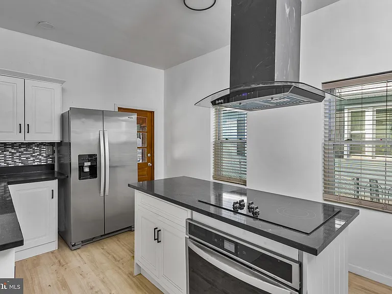 422 Prince St — Photo 9