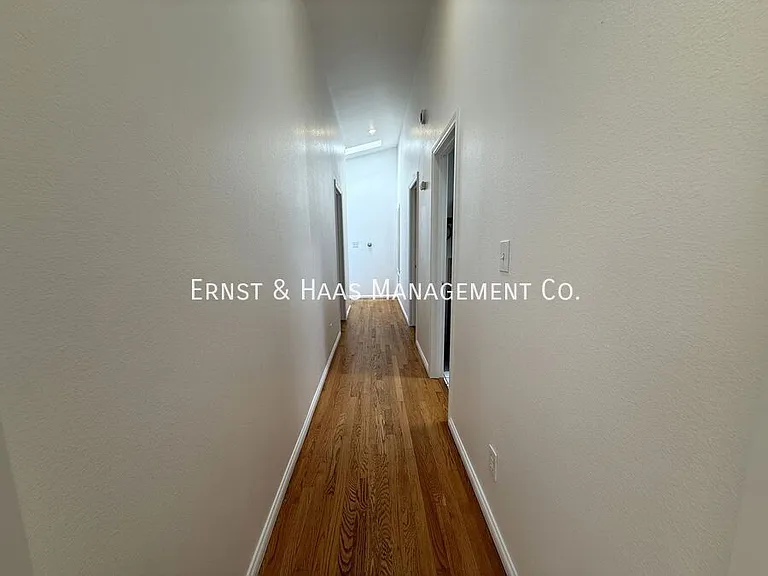 4723 Blackthorne Ave — Photo 22