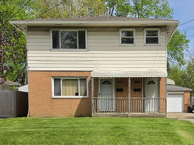 1421 & 1423 Creighton Ave #1421 — Photo 1