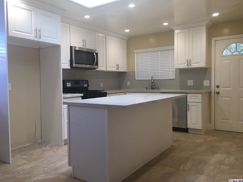 1st image of 20736 Elaine Ave