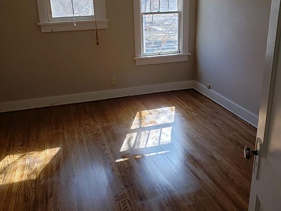 4th image of 1600 13th Ave