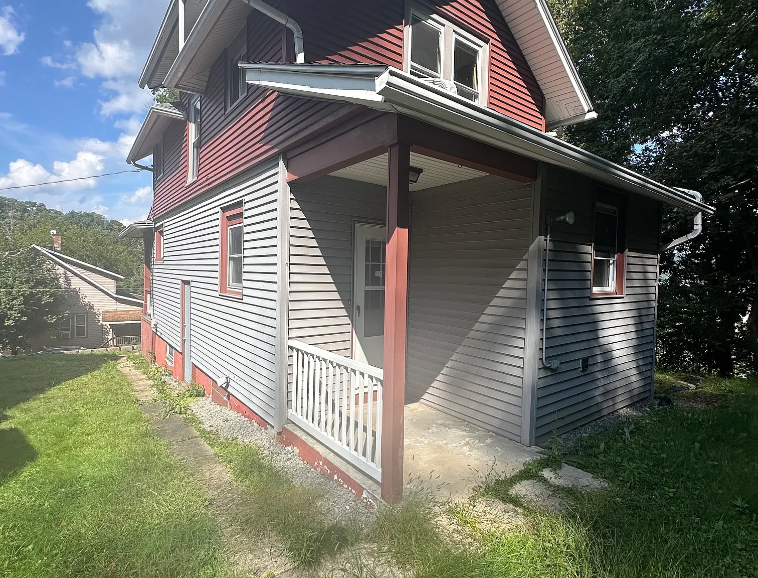 2 bed, 1.5 bath, 1033 sqft, $700 — Photo 2