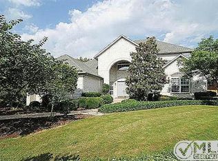 19 Royal Oaks Cir, Denton, TX 76210