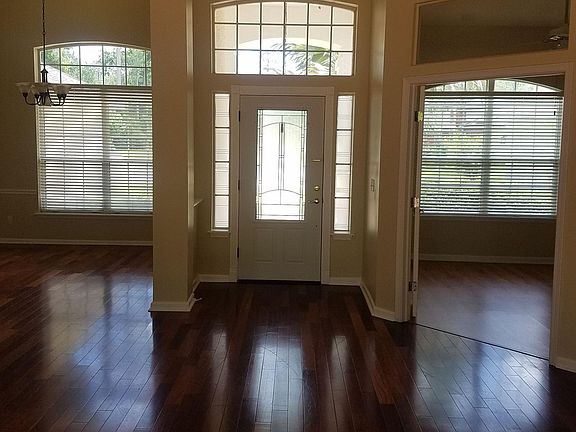 4th image of 1400 N Cove Ct