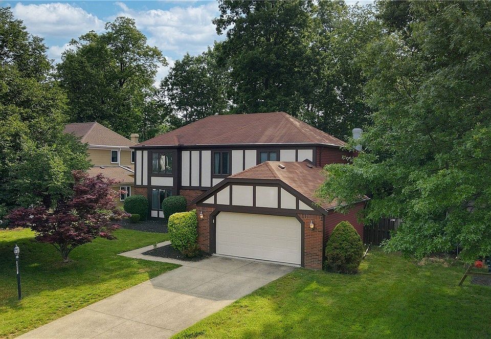 1st image of 15889 Parkwood Ln