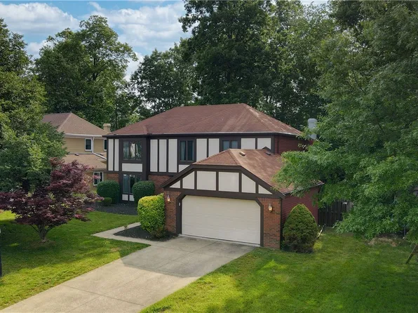 15889 Parkwood Ln, Strongsville, OH 44149