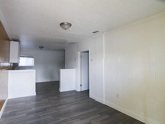 5th image of 225 W Lorena Ave #C
