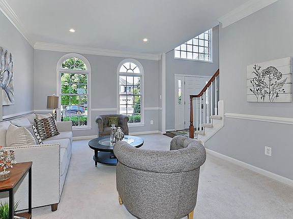 3rd image of 22710 Oatlands Grove Pl