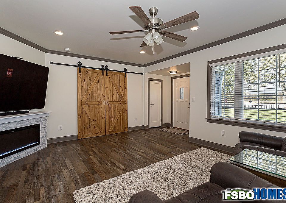 2412 Coyne Center Rd, Milan, IL 61264 Zillow