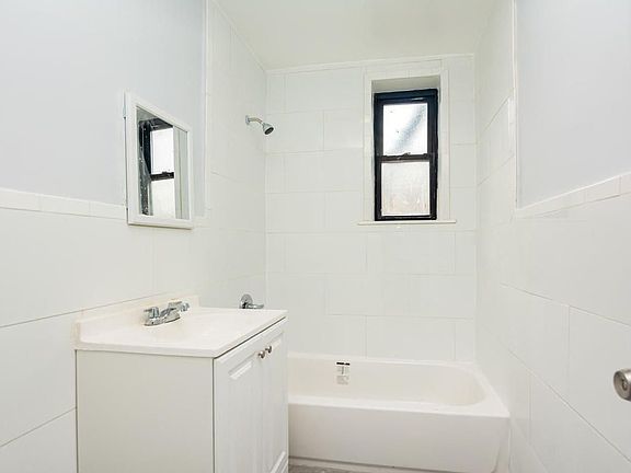 4th image of 14018 Ash Ave APT 5F