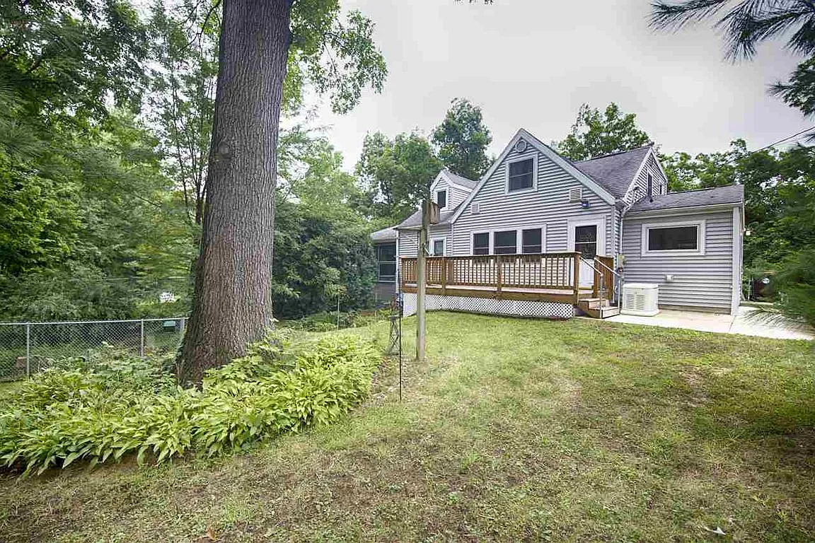 400 Larosh Ct photo 1