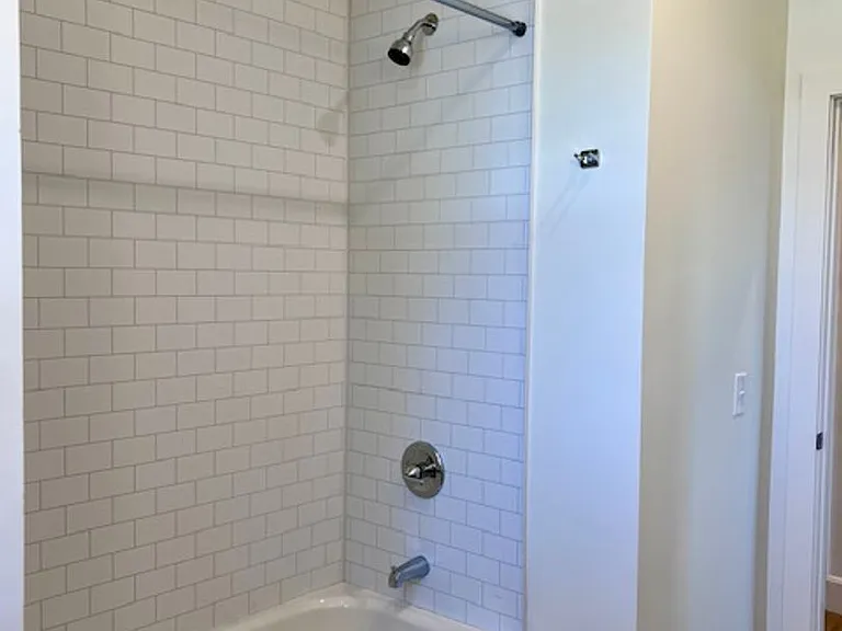 549 Albany Ave — Photo 23
