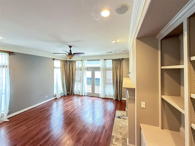 621 Hartman St — Photo 14