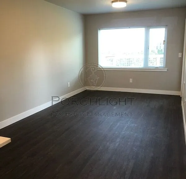1882 Front St #1-302 — Photo 8