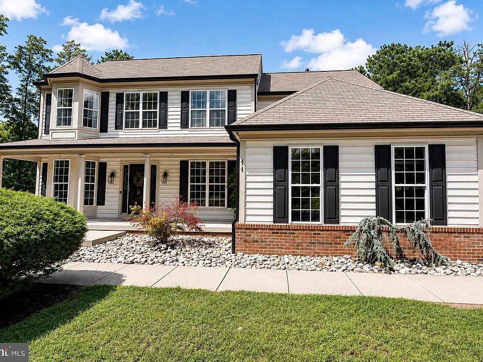 1st image of 11 Eastwick Dr