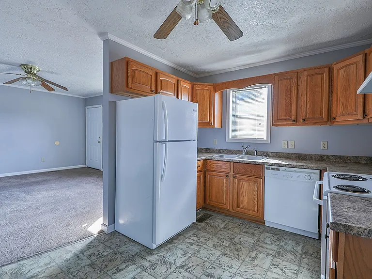 579 Baker Rd — Photo 4