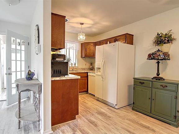 2nd image of 43C Columbus Blvd