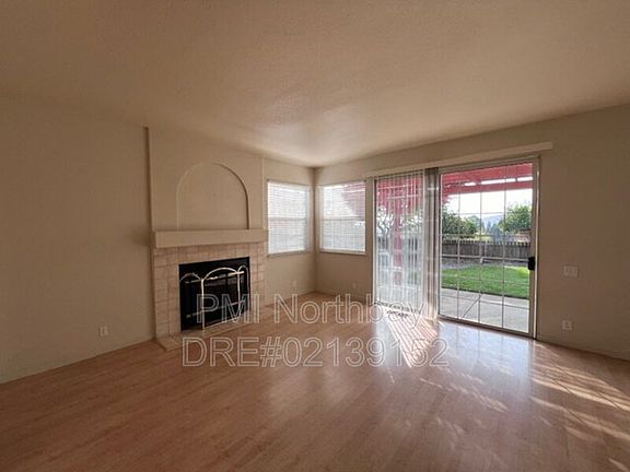 4th image of 3213 Hilton Head Dr