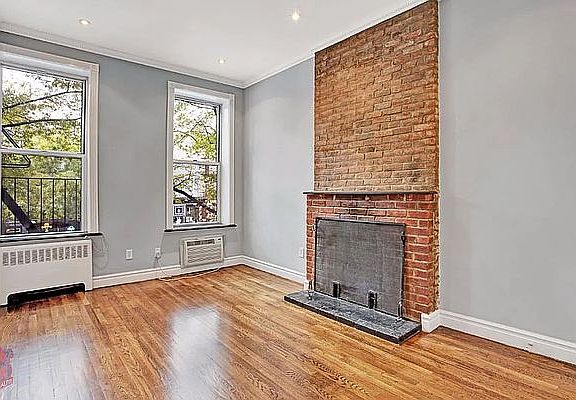 2nd image of 562 Hudson St APT 6