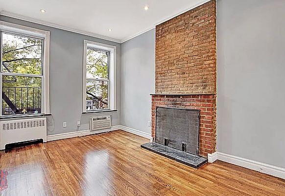 1st image of 564 Hudson St #13
